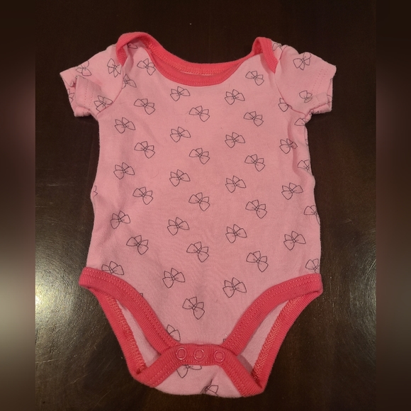 🌟5/$25 Pink Bow Onesie Size 0-3 Months - Picture 2 of 4